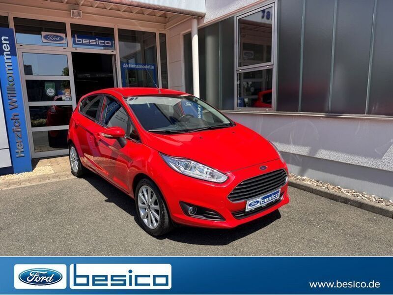 Racerot (rot) Gebraucht 2016 Ford Fiesta Titanium Kleinwagen | 9.980 € (Etwas zu teuer) - Bild 1/4