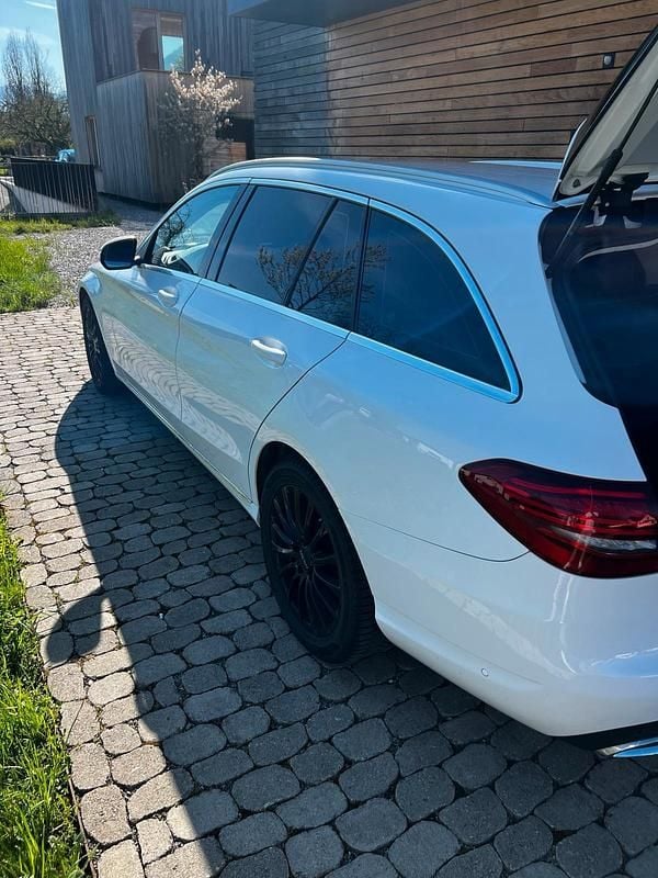 Gebraucht Mercedes E200 160 PS (117 kW) 2019 Weiß Kombi