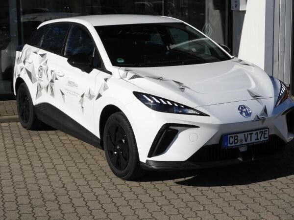 Weiß (metallic lackierung gegen aufpreis) Neu 2024 MG MG4 EV Kleinwagen | 32.313 € (Superpreis) - Bild 1/4