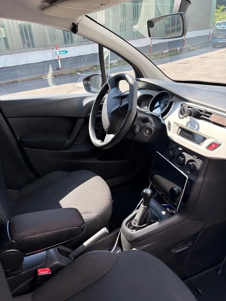 Gebraucht Citroën C3 Attraction 68 PS (50 kW) 2016 Violet Kleinwagen