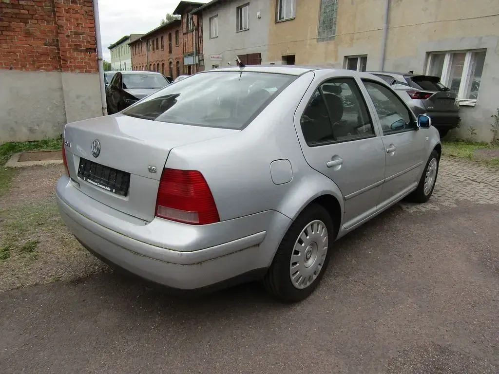 Gebraucht VW Bora 105 PS (77 kW) 2000 Silber Limousine