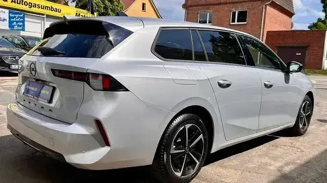 Gebraucht Opel Astra 131 PS (96 kW) 2024 Silber Kleinwagen