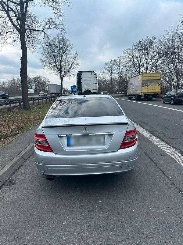 Gebraucht Mercedes C250 204 PS (150 kW) 2009 Silber Limousine