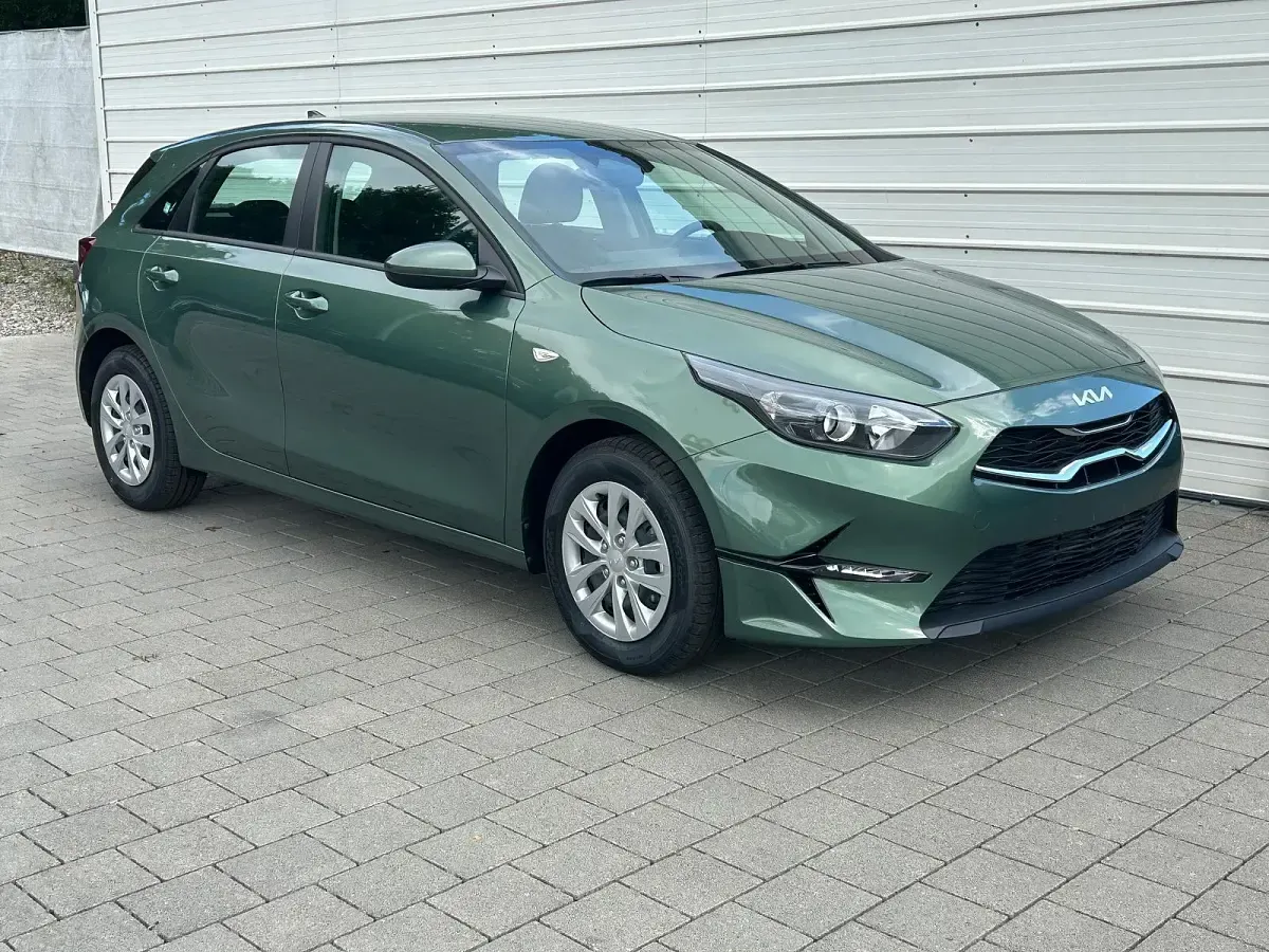 Gebraucht Kia Ceed 140 PS (102 kW) 2025 Kleinwagen
