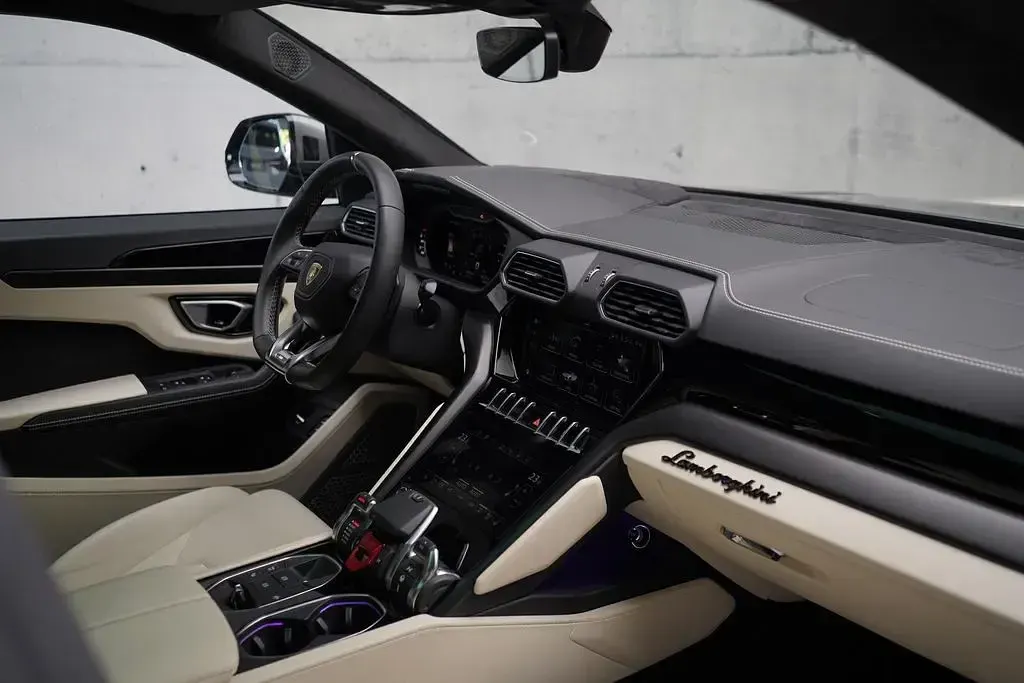 Gebraucht Lamborghini Urus 666 PS (489 kW) 2023 Grigio keres SUV