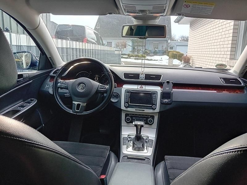 Gebraucht VW Passat Highline 170 PS (125 kW) 2010 Blau Kombi