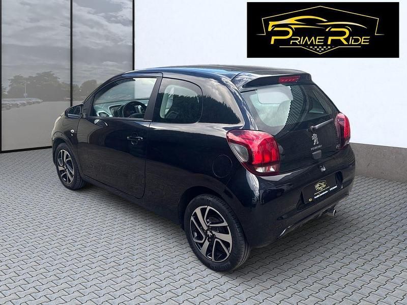 Gebraucht Peugeot 108 Active 82 PS (60 kW) 2015 Schwarz Kleinwagen