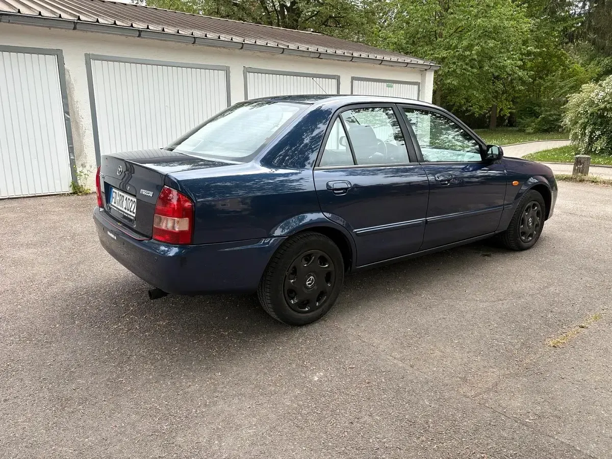 Brugt Mazda 323 95 HK (69 kW) 2002 Andere farben Sedan