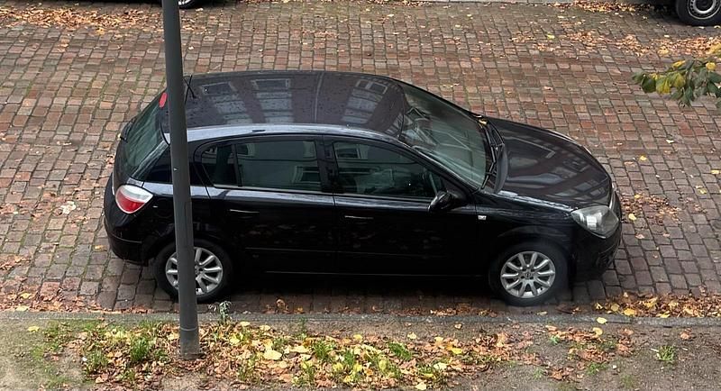 Gebraucht Opel Astra 105 PS (77 kW) 2007 Schwarz Limousine
