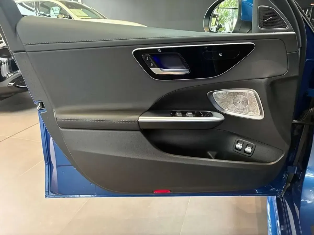 Gebraucht Mercedes C300e AMG 313 PS (230 kW) 2025 Blau Limousine