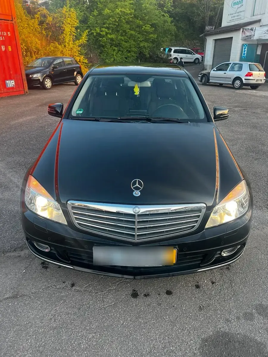 Gebraucht Mercedes C200 184 PS (135 kW) 2011 Schwarz Limousine