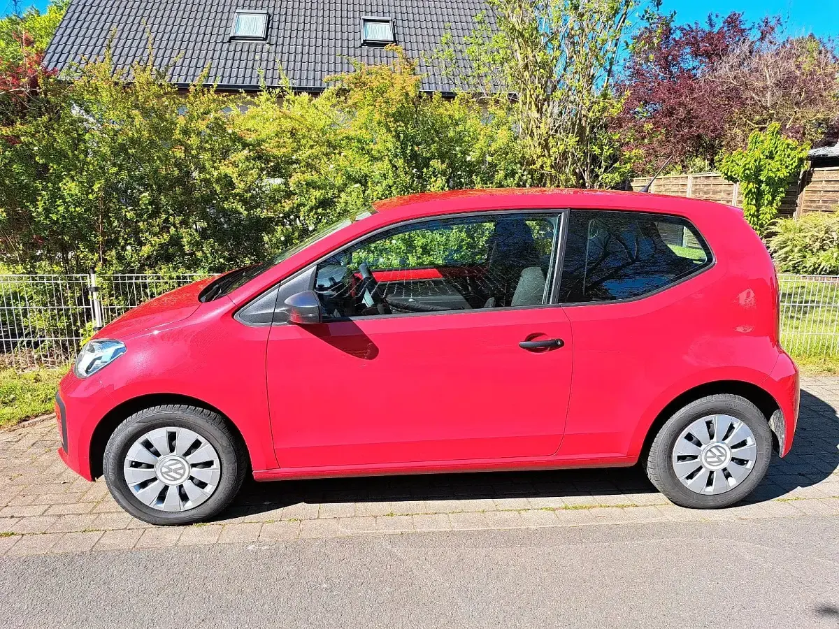 Second-hand VW up! 60 CP (44 kW) 2019 Roșu Hatchback