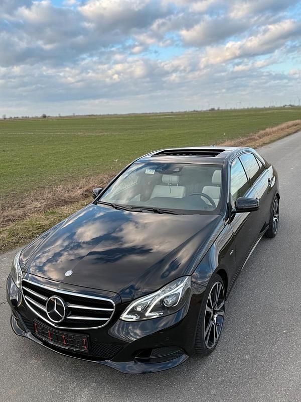 Gebraucht Mercedes E350 258 PS (189 kW) 2016 Schwarz Limousine