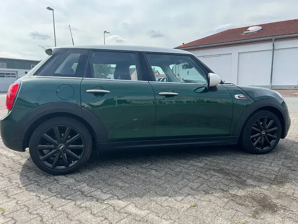 Gebraucht Mini Cooper Seven 136 PS (100 kW) 2017 Grün Kleinwagen