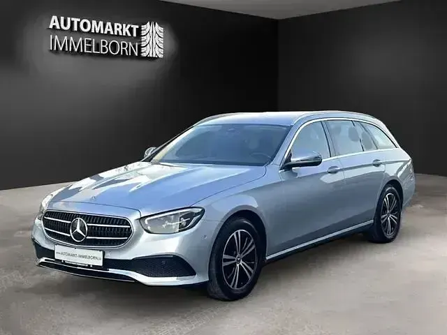Gebraucht Mercedes E220 220 PS (161 kW) 2022 Silber Limousine