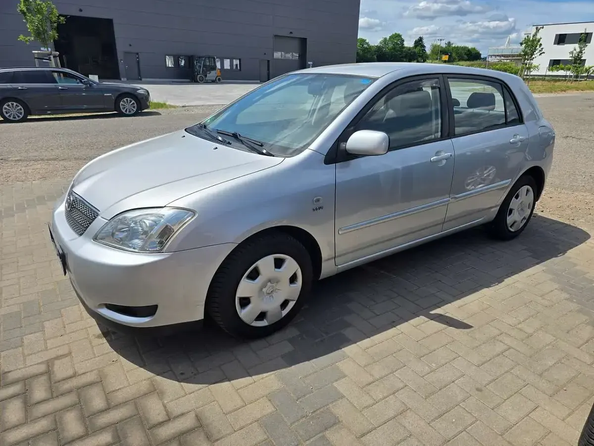 Gebraucht Toyota Corolla Sol 110 PS (80 kW) 2004 Silver metallic Kleinwagen