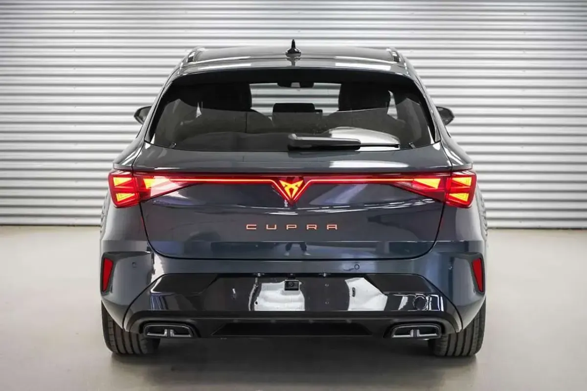 Neu Cupra Leon 204 PS (150 kW) 2026 Fjord blau uni (9k) Kombi