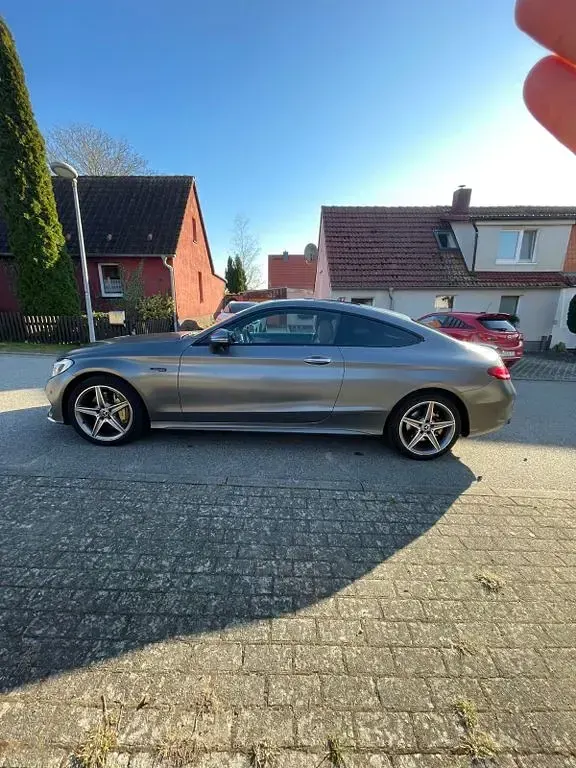 Gebraucht Mercedes C250 204 PS (150 kW) 2018 Grau Coupé