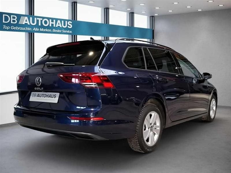 Gebraucht VW Golf VIII Life 116 PS (85 kW) 2022 Blau Kombi