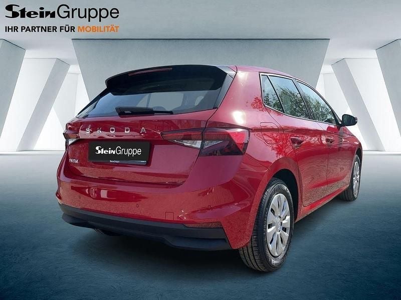 Gebraucht Skoda Fabia Selection 80 PS (58 kW) 2025 Rot Limousine