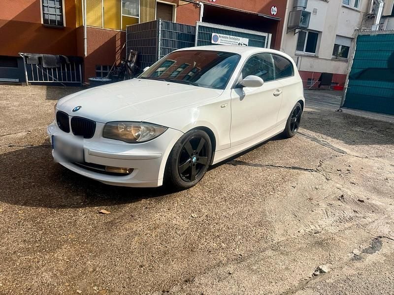 Weiß Gebraucht 2008 BMW 116 Kleinwagen | 1.350 € (Superpreis) - Bild 1/4