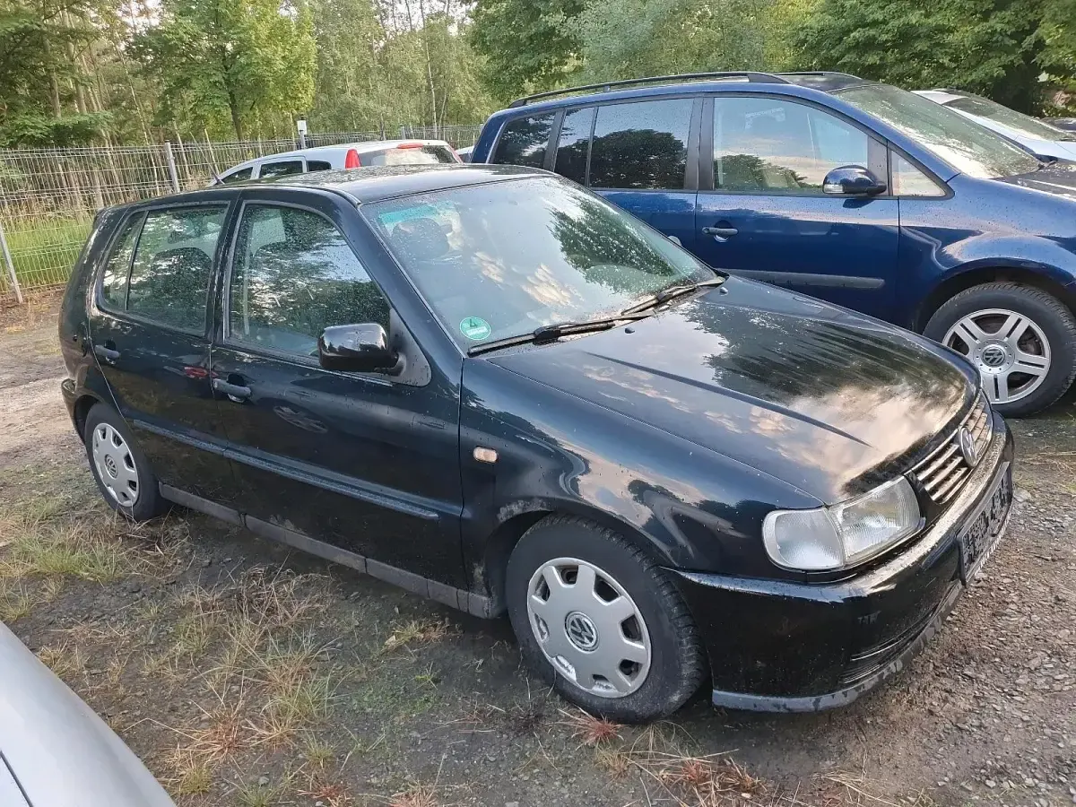 Gebraucht VW Polo 75 PS (55 kW) 1997 Schwarz Kleinwagen