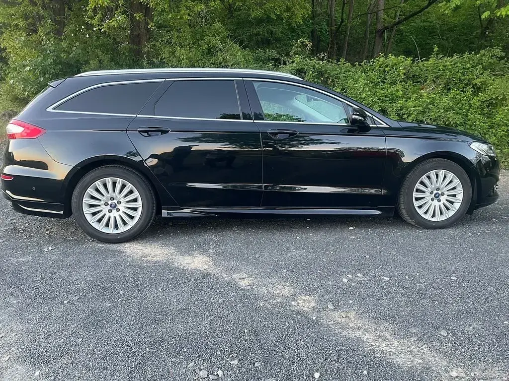 Używany Ford Mondeo Titanium 150 KM (110 kW) 2015 Czarny Sedan/Limuzyna