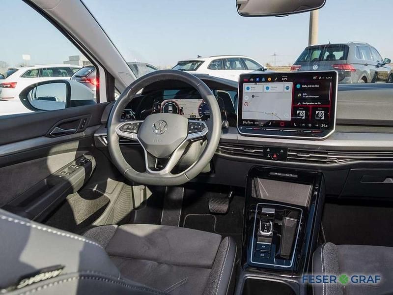 Gebraucht VW Golf VIII Style 150 PS (110 kW) 2025 Weiß Limousine