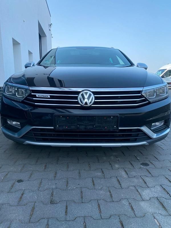 Second-hand VW Passat Alltrack 2018 Negru Break