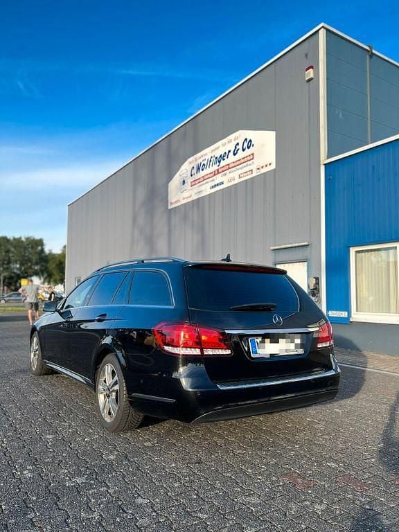 Usata Mercedes E350 252 CV (185 kW) 2014 Nero Berlina