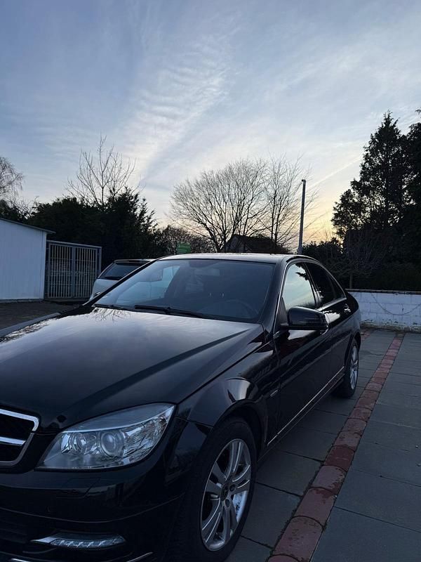 Gebraucht Mercedes C300 231 PS (169 kW) 2010 Schwarz Limousine