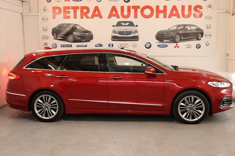 Rot Gebraucht 2020 Ford Mondeo Vignale Kombi | 16.999 € (Etwas zu teuer) - Bild 1/4
