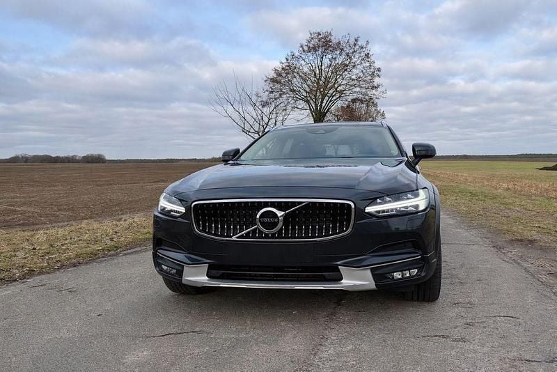 Gebraucht Volvo V90 CC Pro 235 PS (172 kW) 2019 Grau Kombi