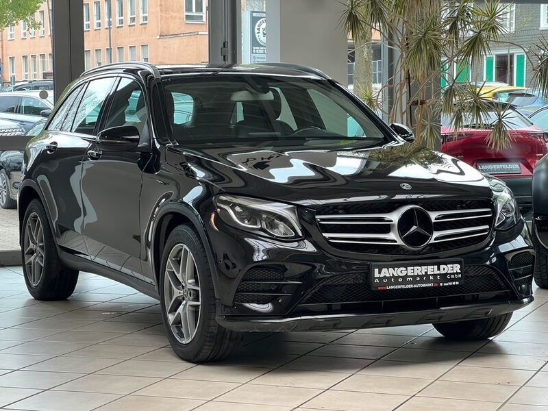 Obsidianschwarz metalliclack Gebraucht 2019 Mercedes GLC250 AMG line SUV | 32.999 € (Teuer) - Bild 1/4