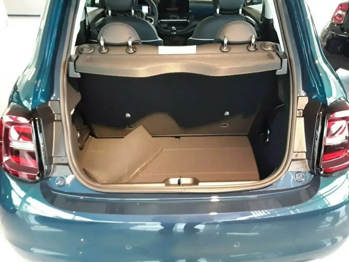 Neu Fiat 500 65 PS (47 kW) 2026 Ozeangrün Limousine