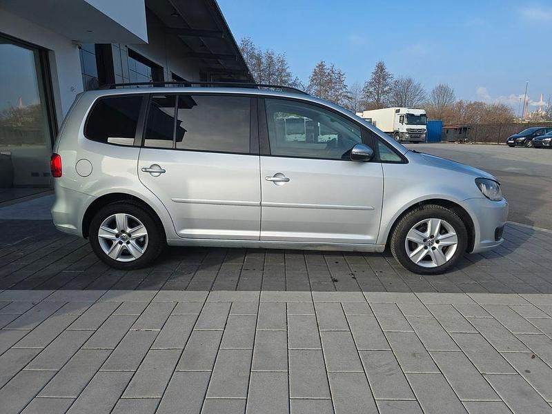 Gebraucht VW Touran 140 PS (102 kW) 2011 Silber Van / Kleinbus