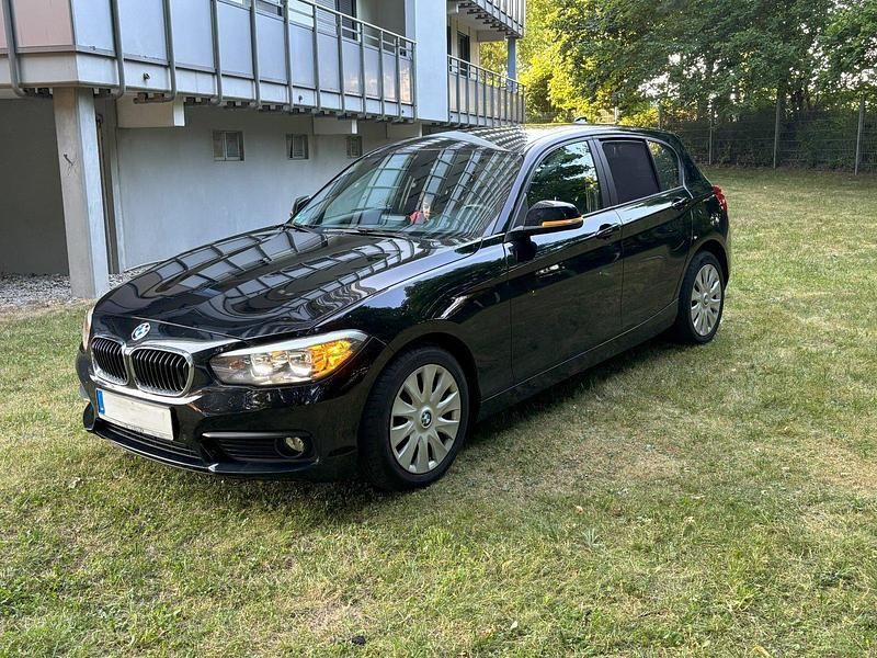 Schwarz Gebraucht 2016 BMW 116 Efficient Dynamics Kleinwagen | 12.000 € (Fairer Preis) - Bild 1/4