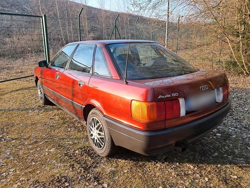 Second-hand Audi 80 70 CP (51 kW) 1990 Roșu Berlinǎ