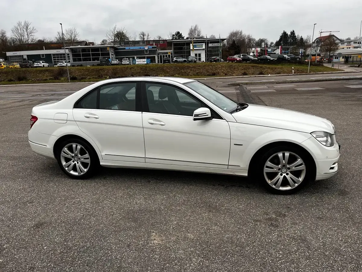 Gebraucht Mercedes C350 232 PS (170 kW) 2009 Weiß Limousine