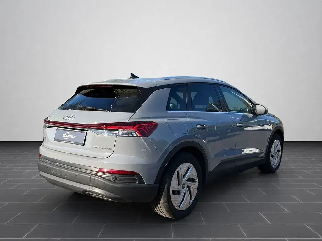 Second-hand Audi Q4 e-tron Advanced 150 kW (204 CP) 2023 Gri SUV