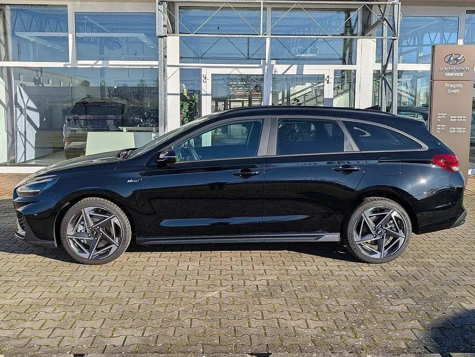 Neu Hyundai i30 N Line 140 PS (102 kW) 2026 Schwarz Kombi