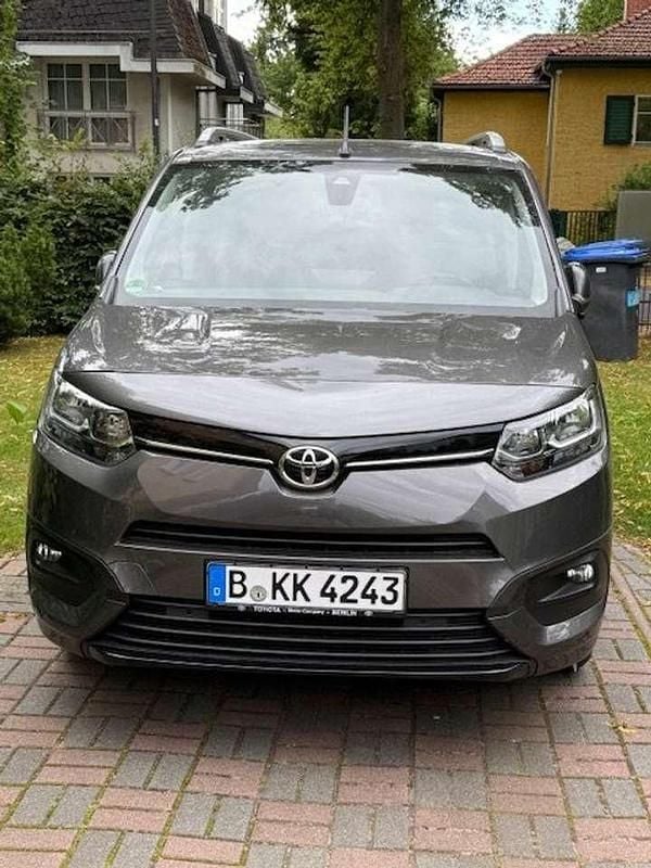 Grau Gebraucht 2020 Toyota Proace Verso City Kombi | 18.899 € (Superpreis) - Bild 1/4