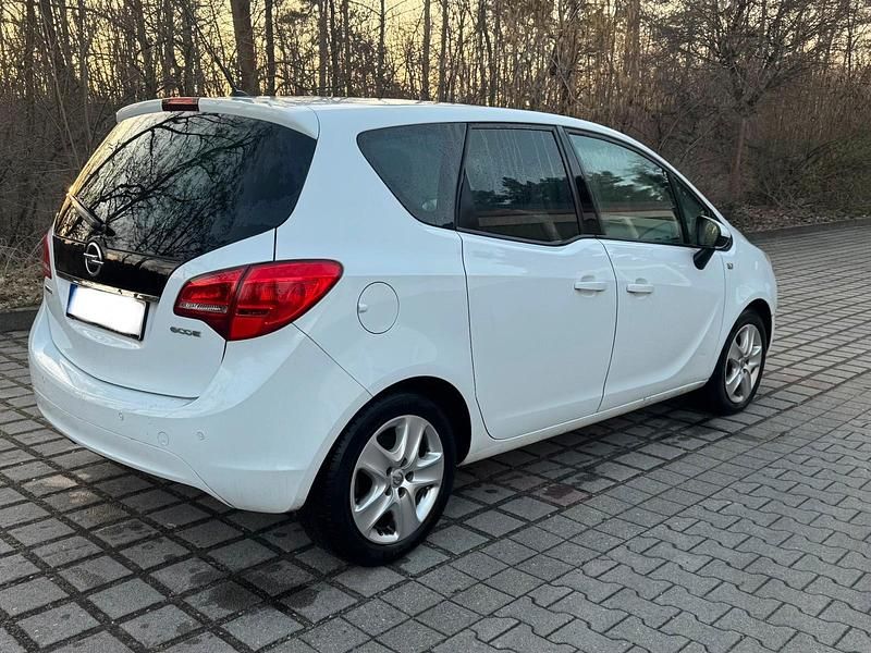 Gebraucht Opel Meriva 120 PS (88 kW) 2011 Weiß Van / Kleinbus