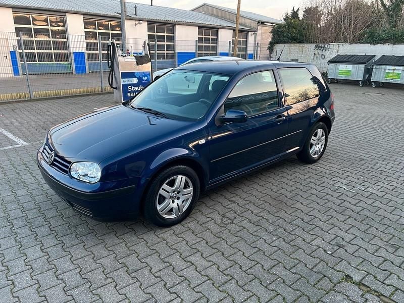 Gebraucht VW Golf IV Edition 75 PS (55 kW) 2001 Blau Kleinwagen