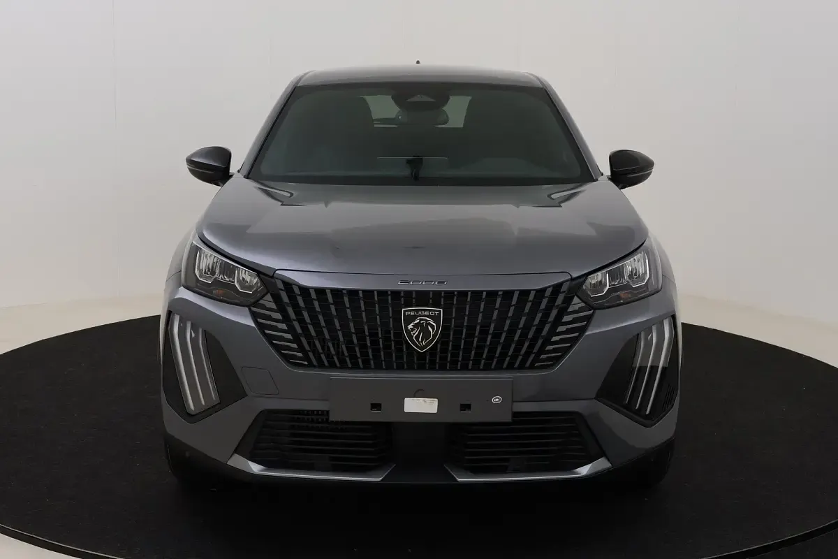 Neu Peugeot 2008 Allure 101 PS (74 kW) 2026 Grau (selenium grey) SUV
