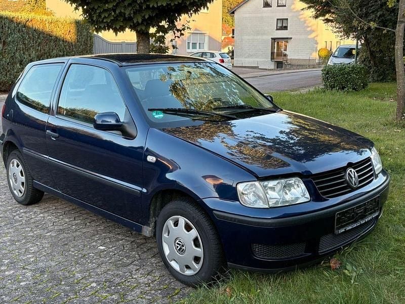Blau Gebraucht 2001 VW Polo Limousine | 550 € (Guter Preis) - Bild 1/4
