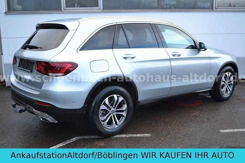 Gebraucht Mercedes GLC200 163 PS (119 kW) 2021 Silber metallic SUV