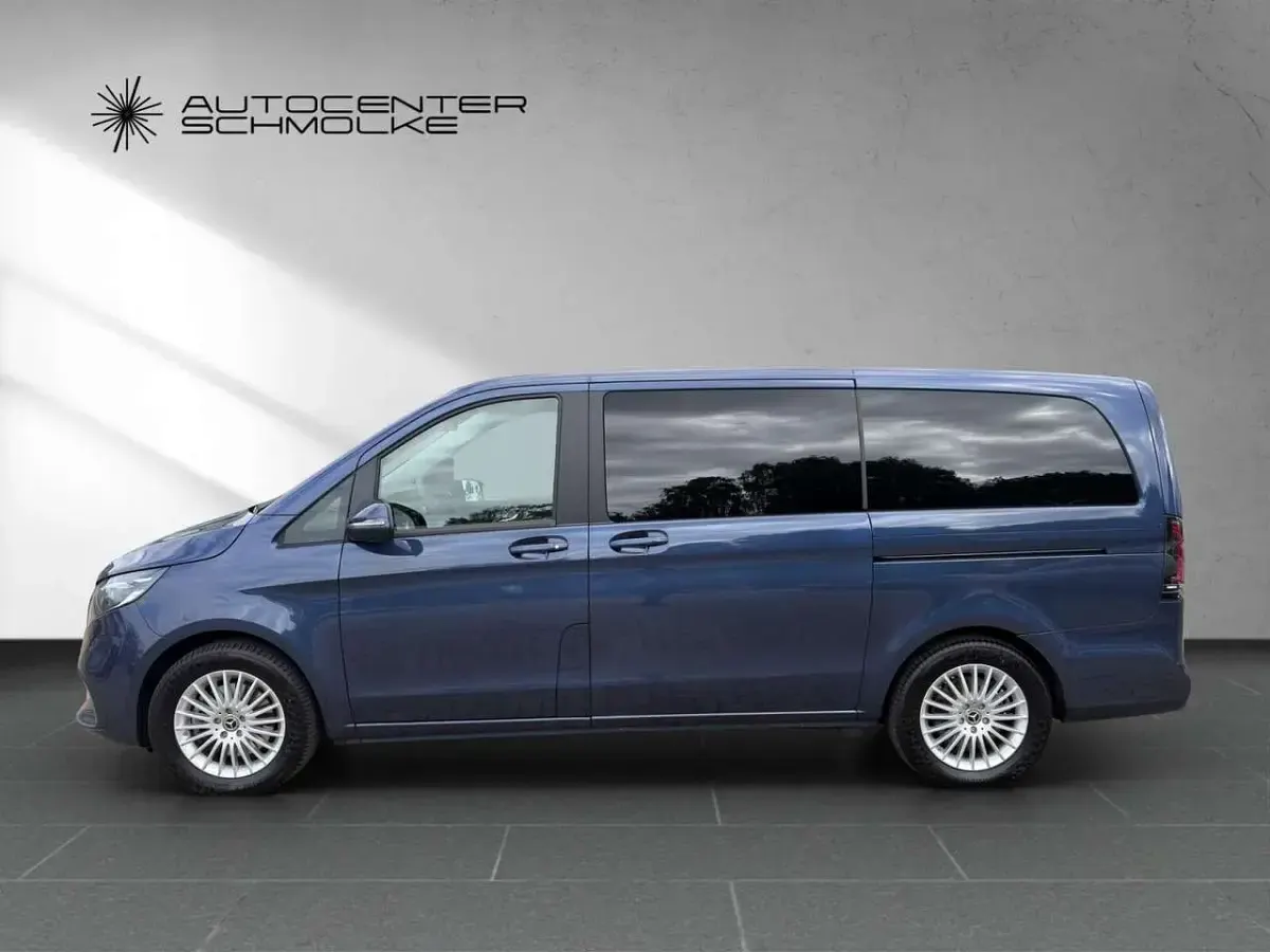 Gebraucht Mercedes EQV300 150 kW (204 PS) 2025 Sodalithblau met. Van / Kleinbus