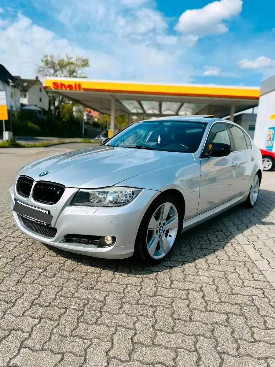 Gebraucht BMW 330 245 PS (180 kW) 2010 Silber Limousine