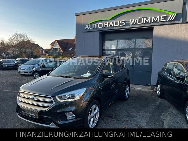 Gebraucht Ford Kuga Titanium 179 PS (131 kW) 2018 Grün SUV